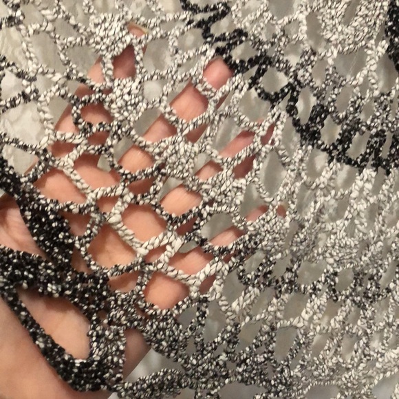 Women’s Mesh/Lace Top - Picture 3 of 6